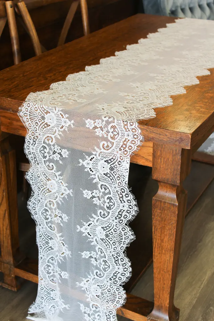 Lace Runners